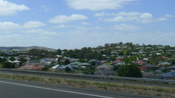 Housing estates by the highway in the Adelaide Hills