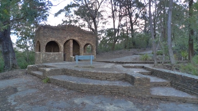 Easy steps back to Evans Lookout Car Park, past the distinctive shelter design used around Blackheath